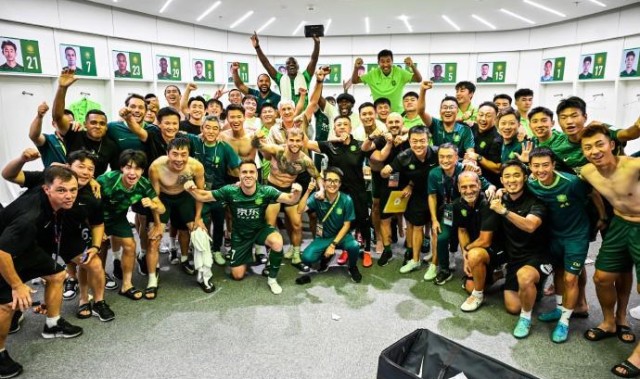 法比奥赛后庆祝晋级：感谢上帝让我置身于这座了不起的城市